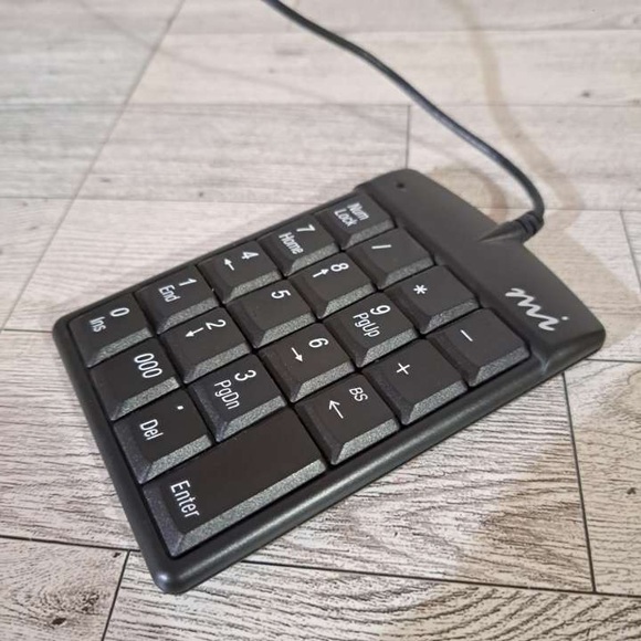 Micro Innovations KP25B Numeric Plus Keypad USB Black - Picture 3 of 6